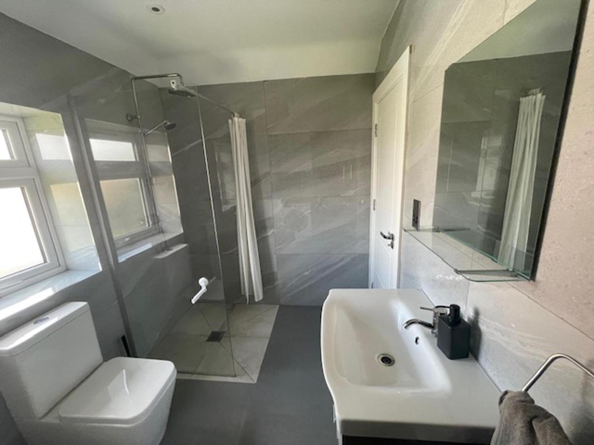 Сasa de vacaciones 1bedhouse- London-sleeps 4- Close To Attractions Londres